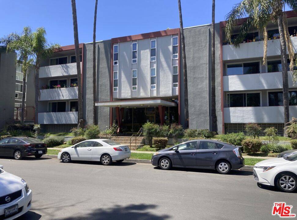Sherman Oaks, CA 91423,4915 Tyrone AVE #334