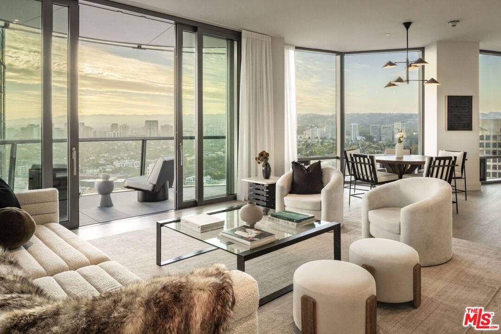 Los Angeles, CA 90067,211 Elm Court #24A