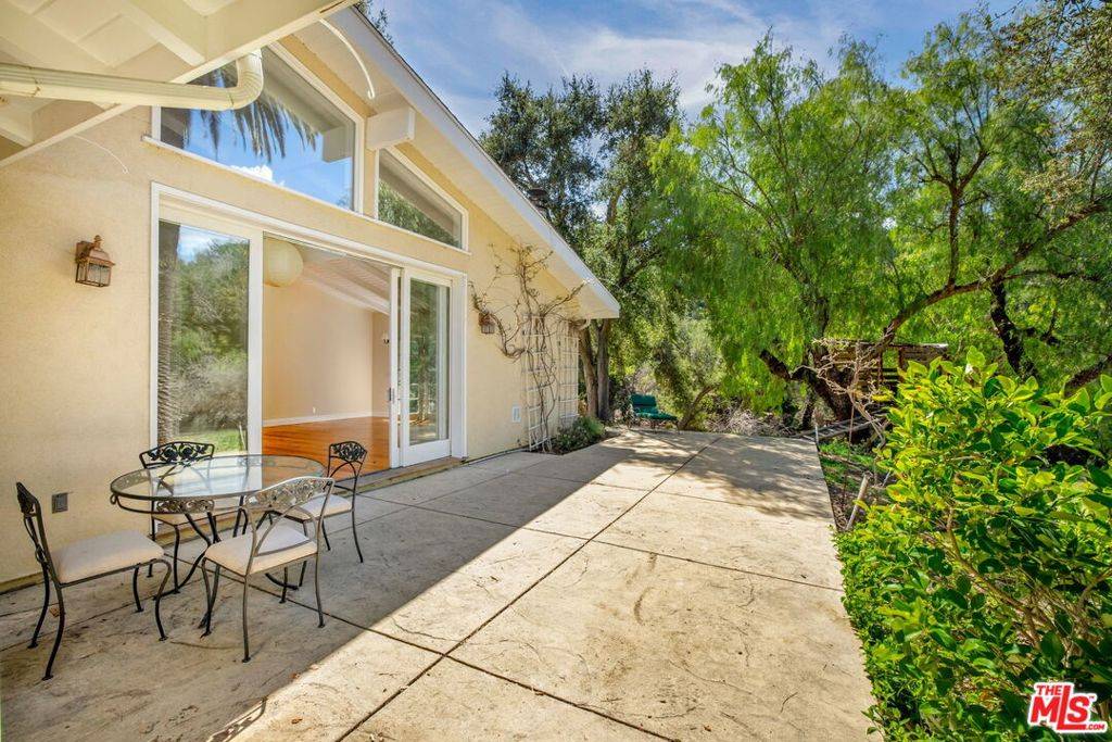 Topanga, CA 90290,2457 Liberty LN