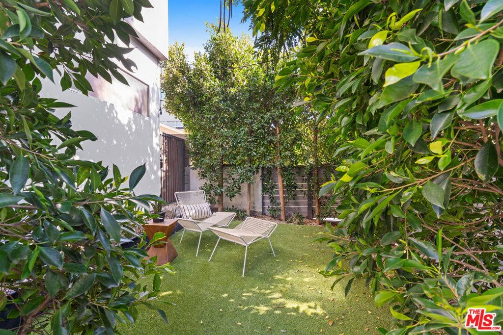 Los Angeles, CA 90066,3964 1/2 Beethoven ST