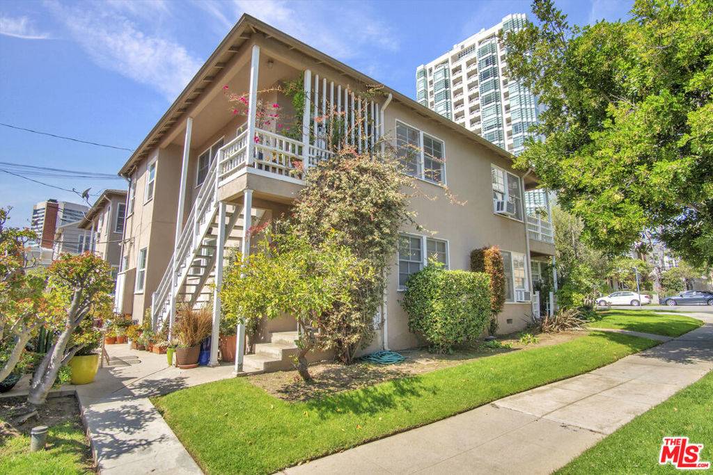 Los Angeles, CA 90024,1231 Devon AVE