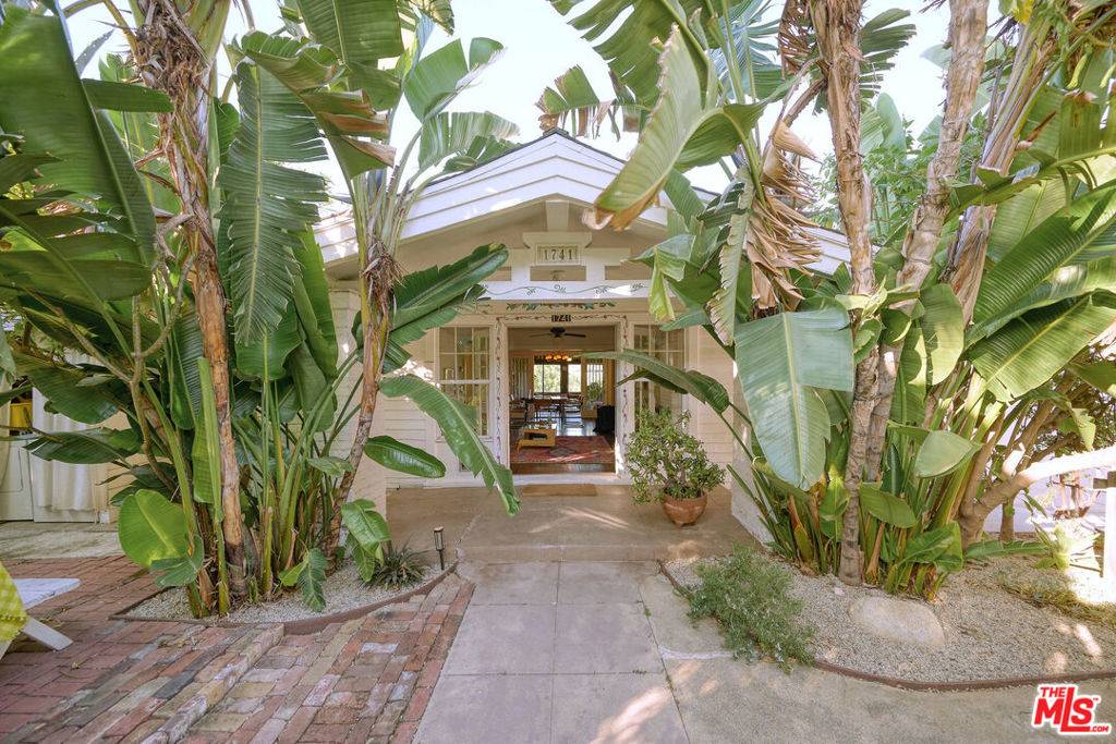 Los Angeles, CA 90026,1741 Kent ST
