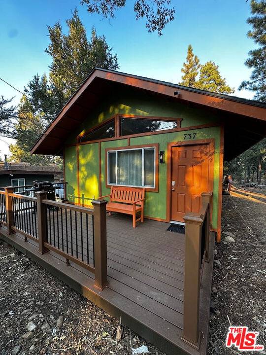 Sugarloaf, CA 92386,737 Pine LN