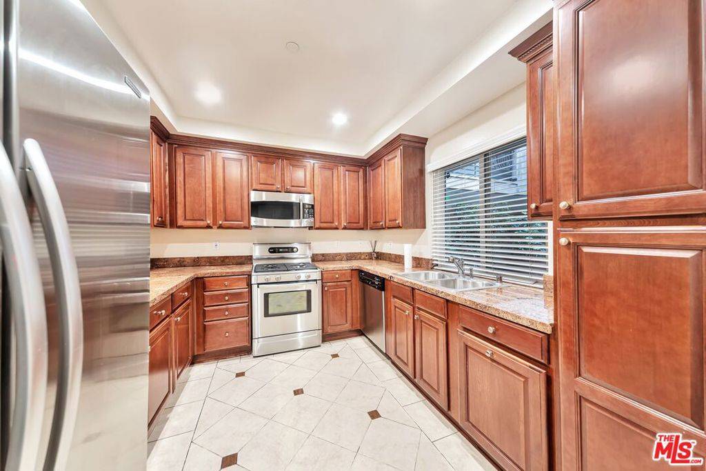 Sherman Oaks, CA 91403,4533 Vista Del Monte AVE #104
