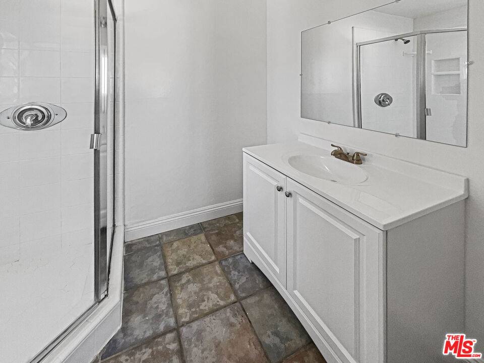 8800 Cedros AVE #209 Panorama City, CA 91402
