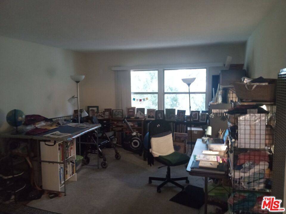 Los Angeles, CA 90016,5832 Bowcroft ST #4