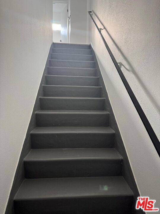 Los Angeles, CA 90020,311 S Norton AVE #206