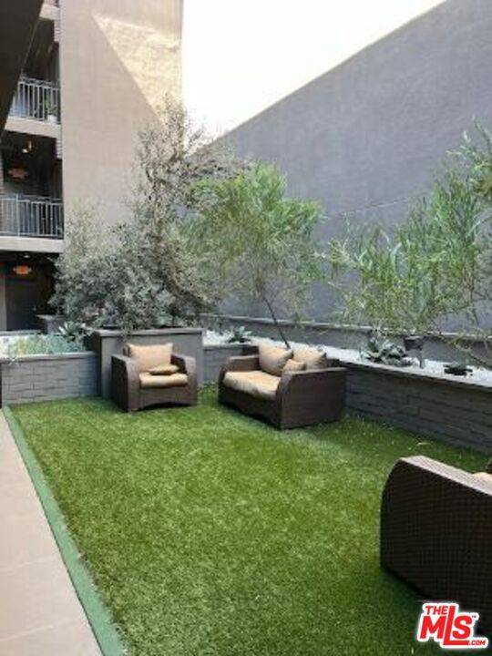 Valley Village, CA 91607,11925 Kling ST #101