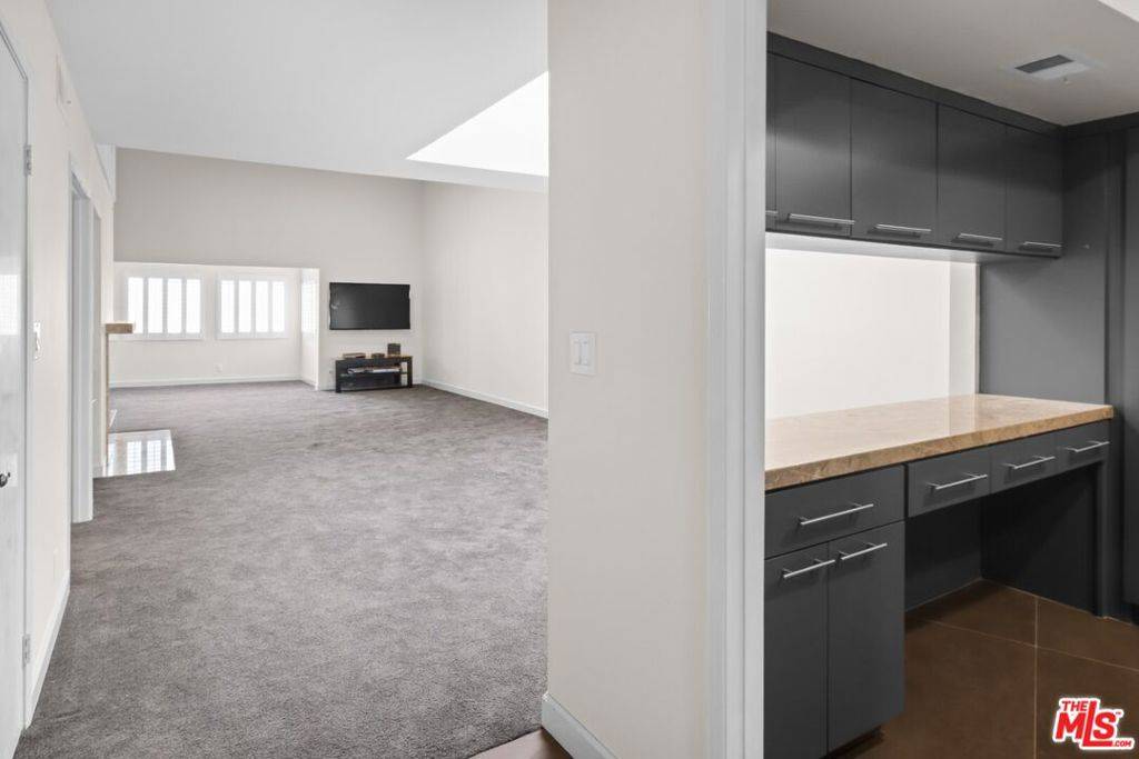 Marina Del Rey, CA 90292,4200 Via Dolce #331