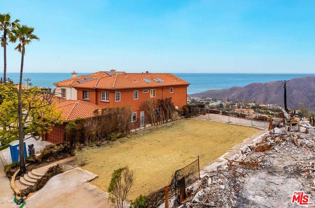 Pacific Palisades, CA 90272,1648 Chastain