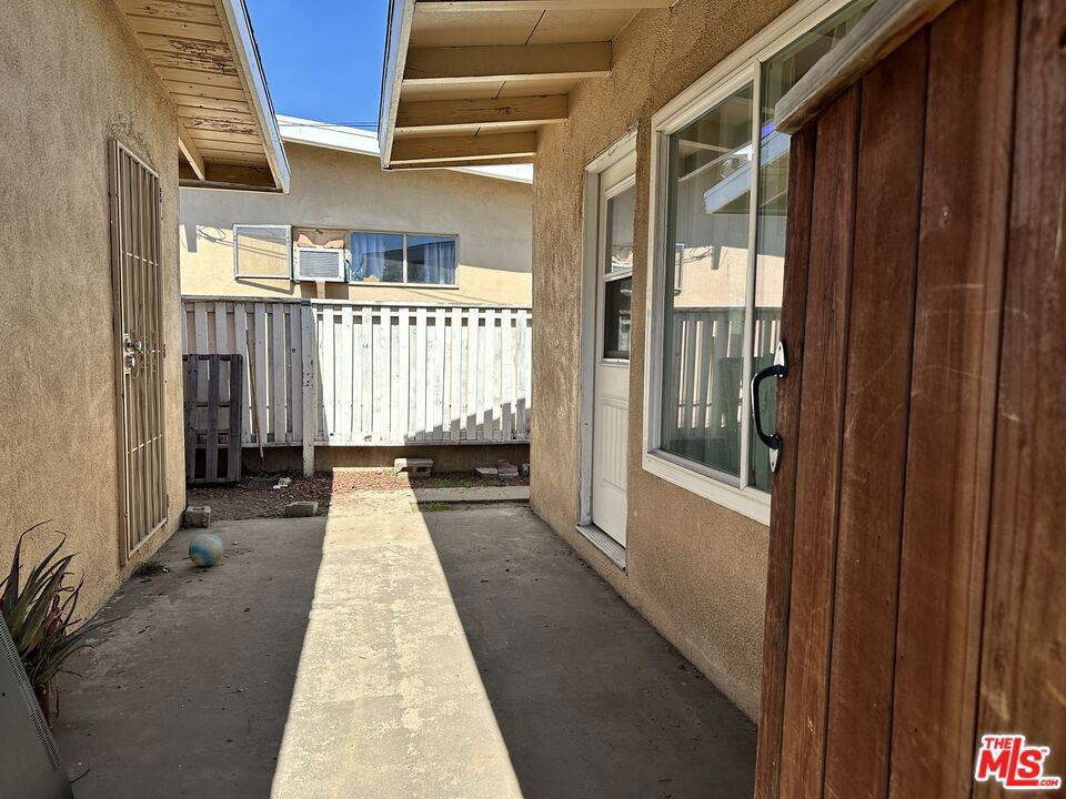 Ontario, CA 91762,1048 N Benson AVE
