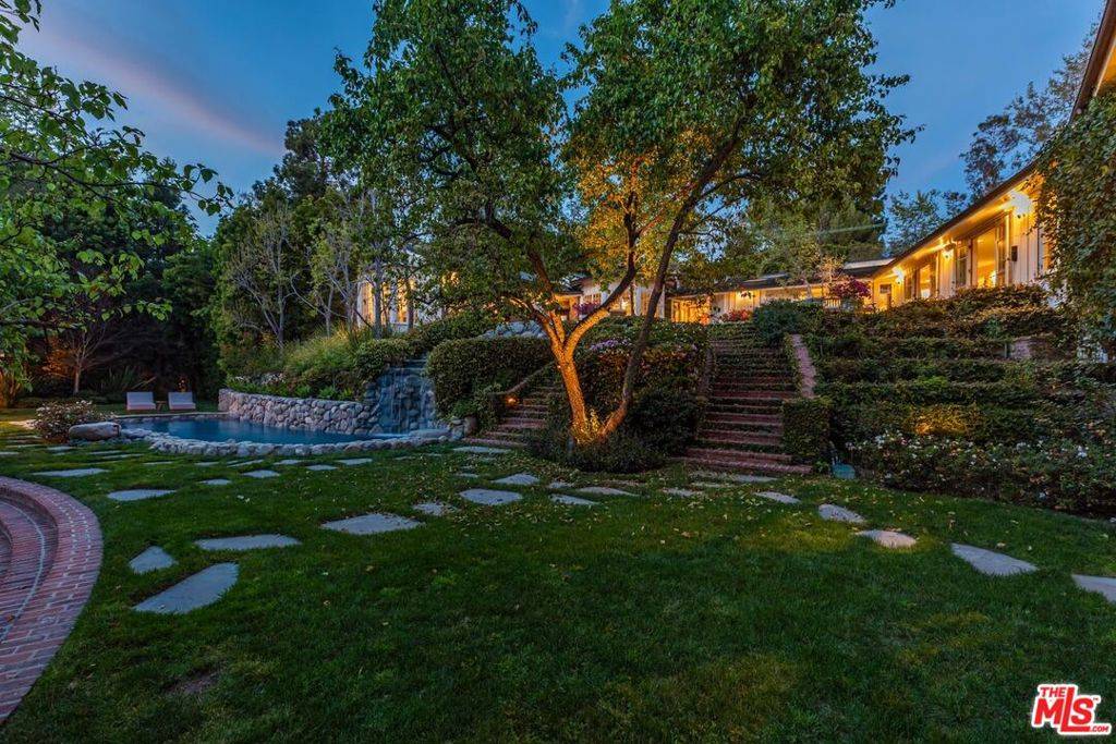 Los Angeles, CA 90049,615 N Tigertail RD