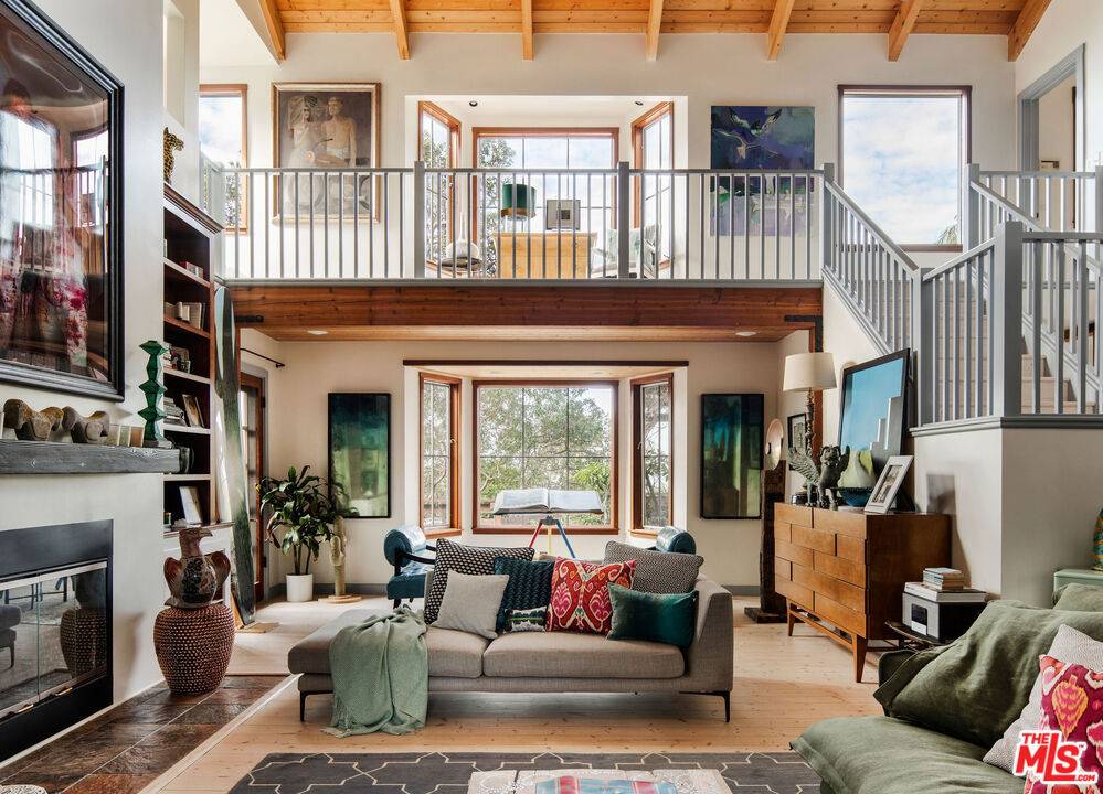 Malibu, CA 90265,31840 Seafield DR