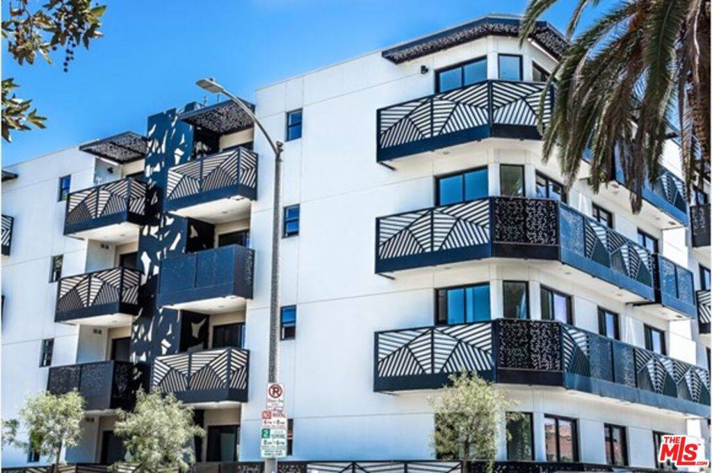 Los Angeles, CA 90038,6217 Waring AVE #205