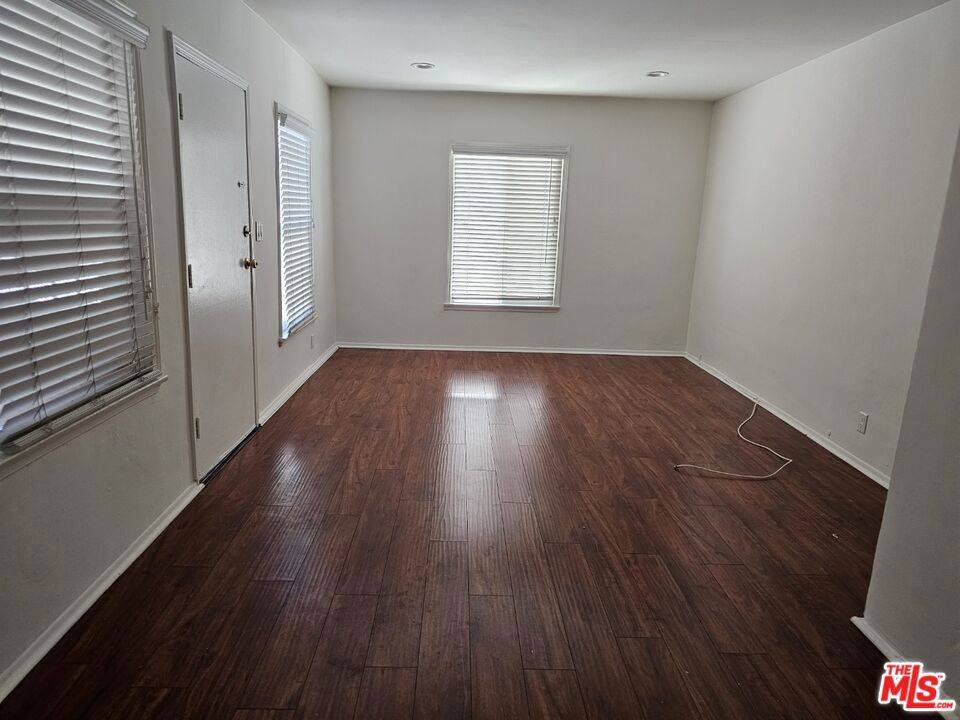 Los Angeles, CA 90019,1824 S Wilton PL