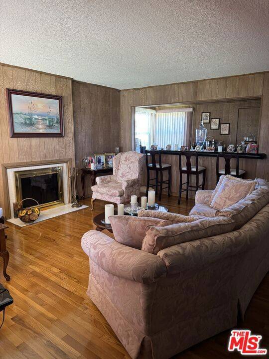 Hawthorne, CA 90250,2533 W 118th PL