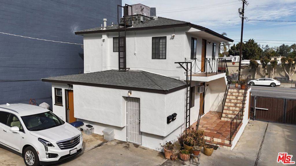 Studio City, CA 91604,11420 Ventura BLVD
