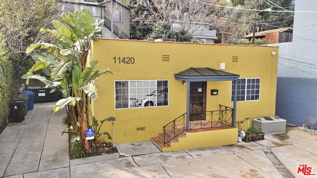 Studio City, CA 91604,11420 Ventura BLVD