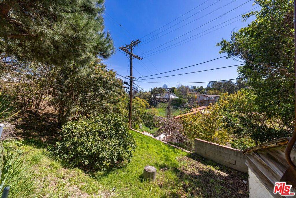 Los Angeles, CA 90065,3960 Verdugo View DR