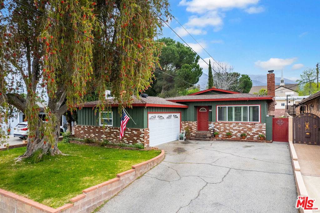 Sunland, CA 91040,10706 Rhodesia AVE