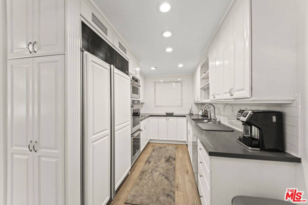 Santa Monica, CA 90402,723 Palisades Beach RD #108