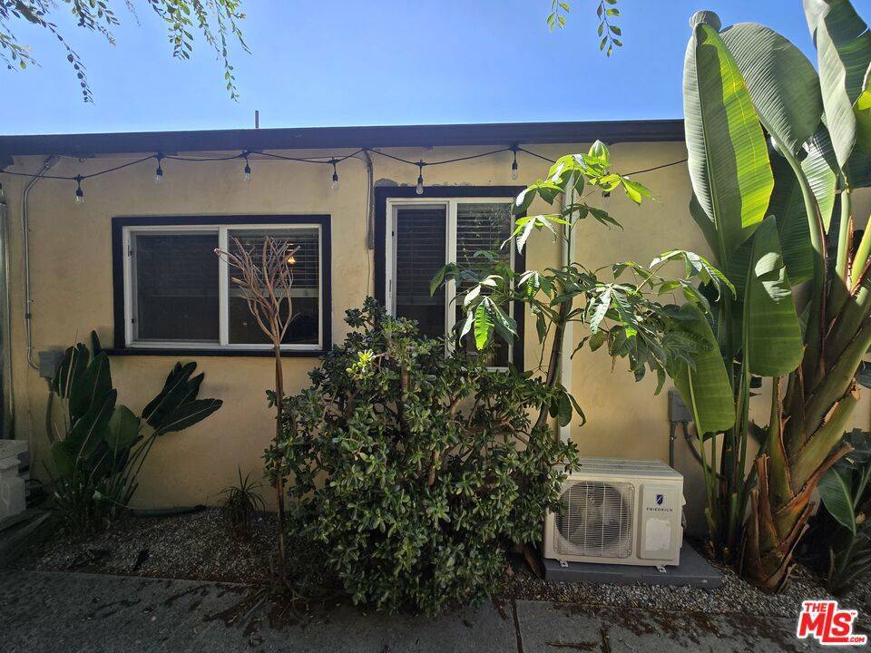 North Hollywood, CA 91601,5710 Vineland AVE