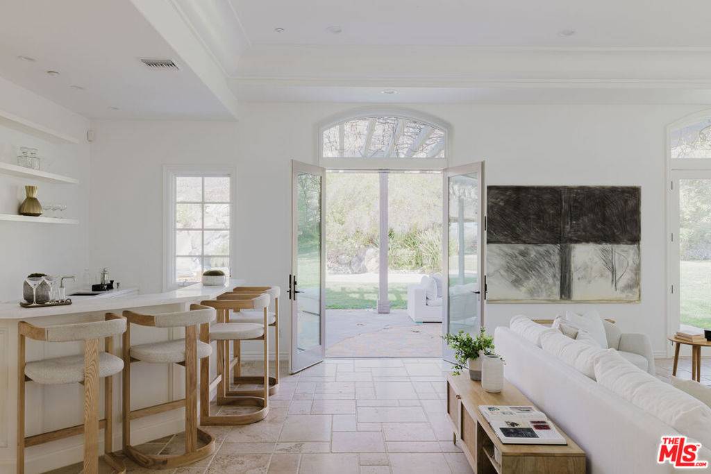 Calabasas, CA 91302,23597 Park South ST