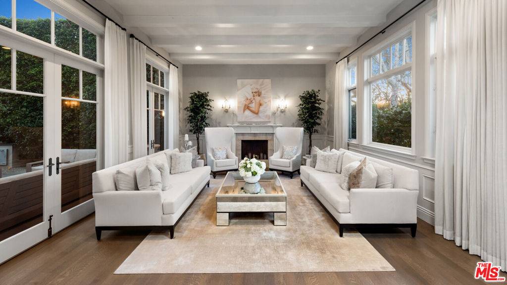 Pacific Palisades, CA 90272,1064 Amalfi DR