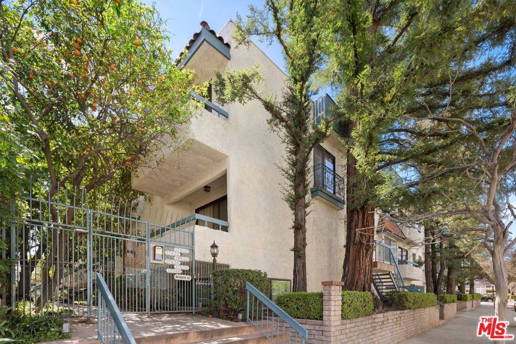 Encino, CA 91316,17832 Margate ST