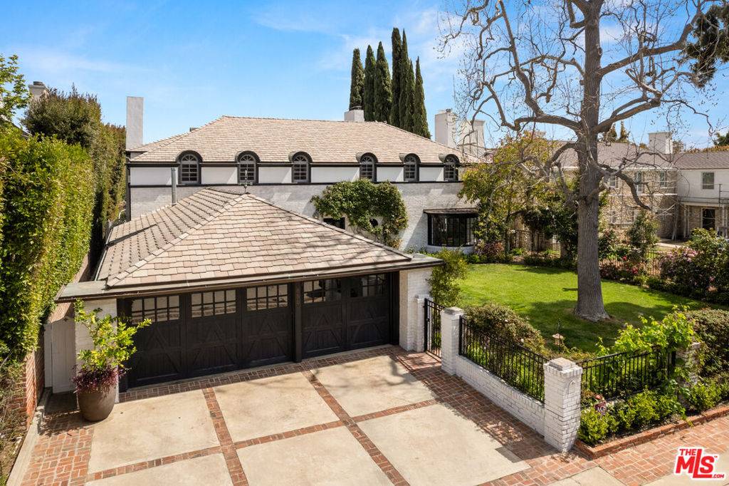 Los Angeles, CA 90024,850 Birchwood DR