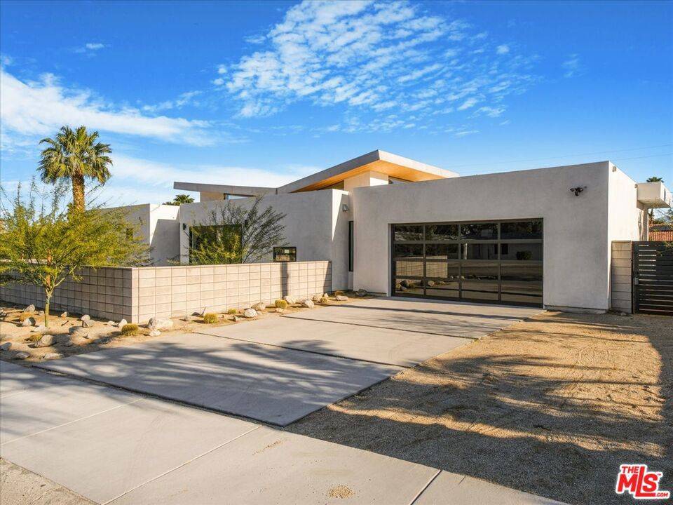 Palm Springs, CA 92262,527 W Santa Catalina RD