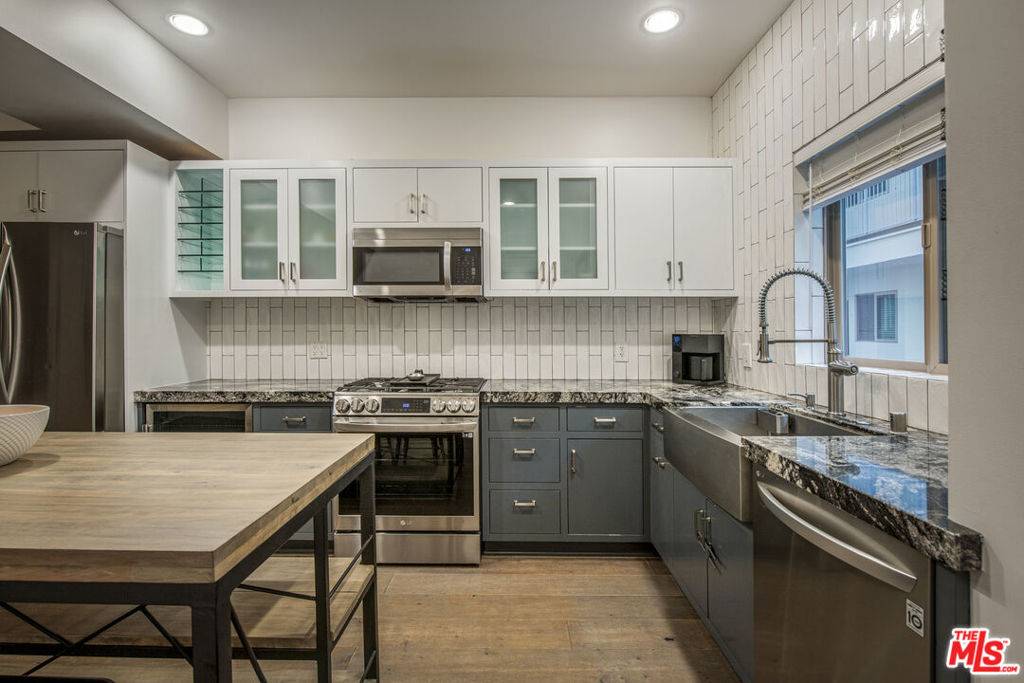 North Hollywood, CA 91601,5016 Bakman AVE #113