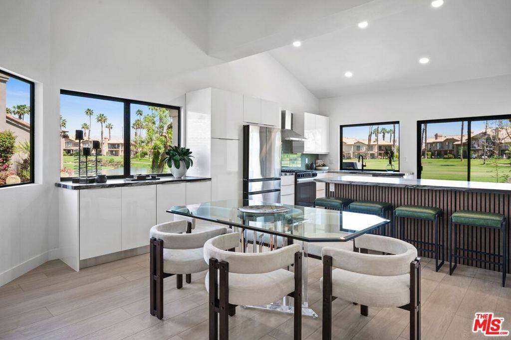 Palm Desert, CA 92211,38306 Gazania CIR