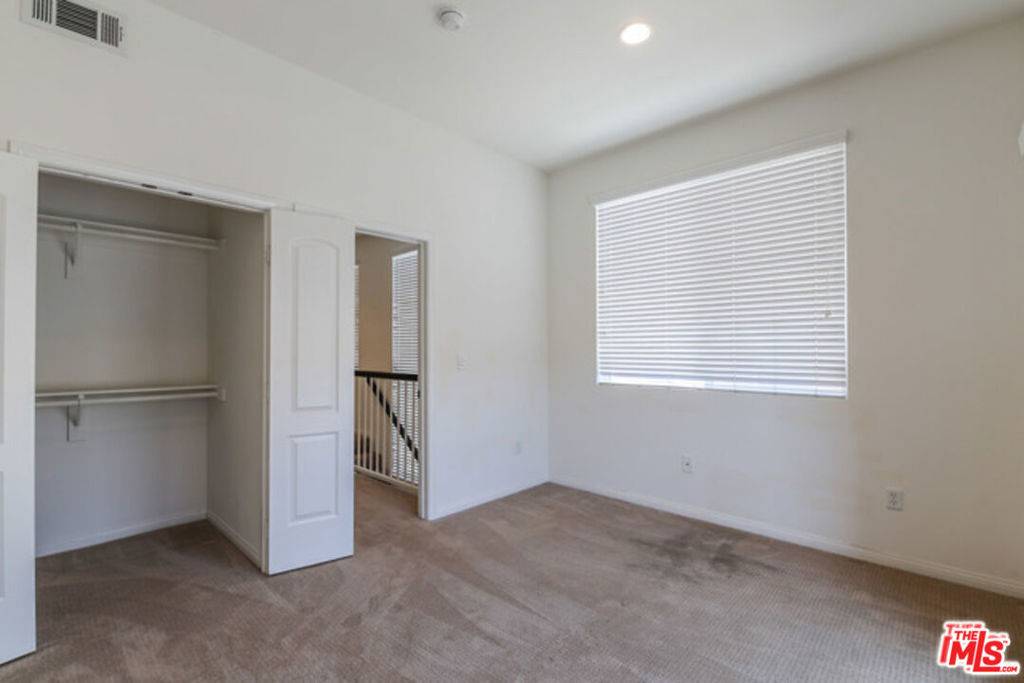 Los Angeles, CA 90006,954 1/2 S New Hampshire AVE #2