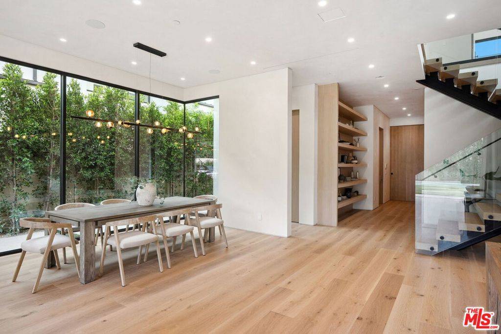 14718 Otsego ST Sherman Oaks, CA 91403