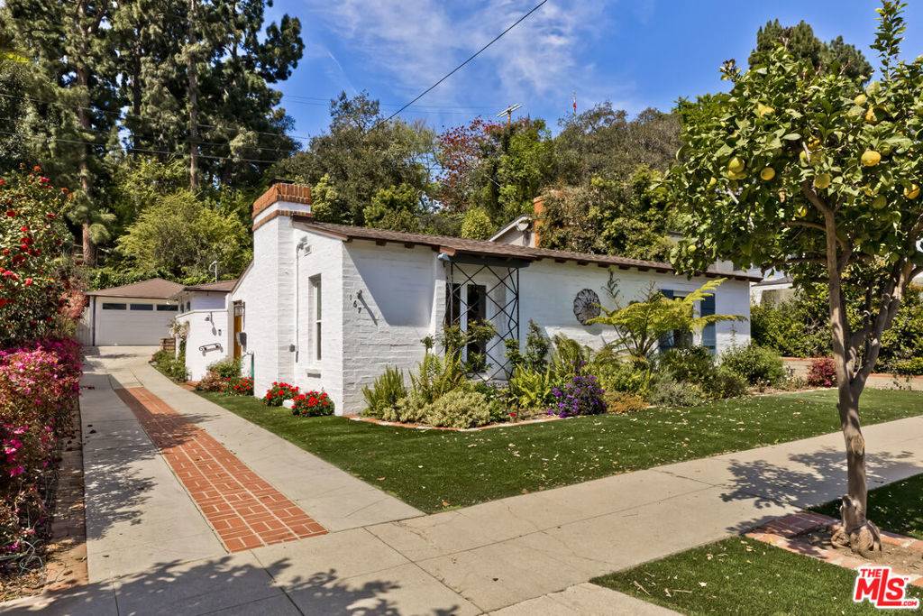 Los Angeles, CA 90049,167 Beloit AVE