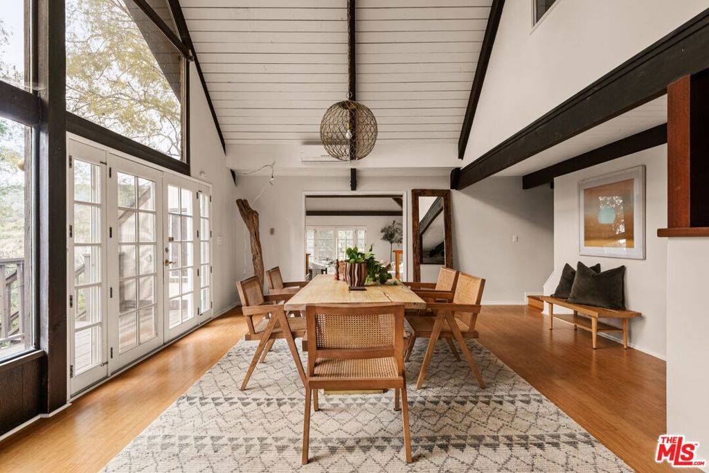 Topanga, CA 90290,20500 Paradise LN