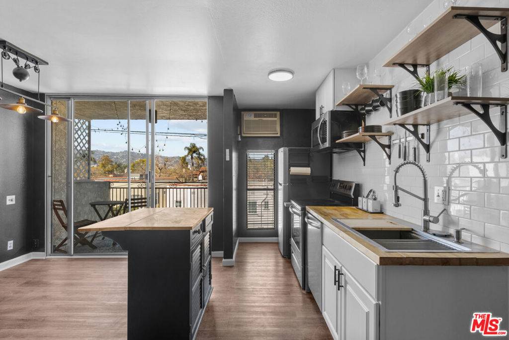 Los Angeles, CA 90048,6151 Orange ST #311