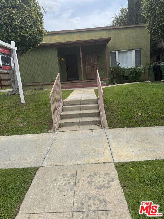 Los Angeles, CA 90016,2022 West BLVD