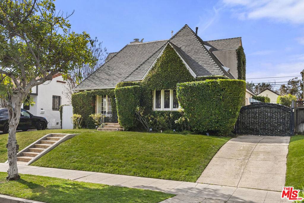 Los Angeles, CA 90036,141 N Gardner ST