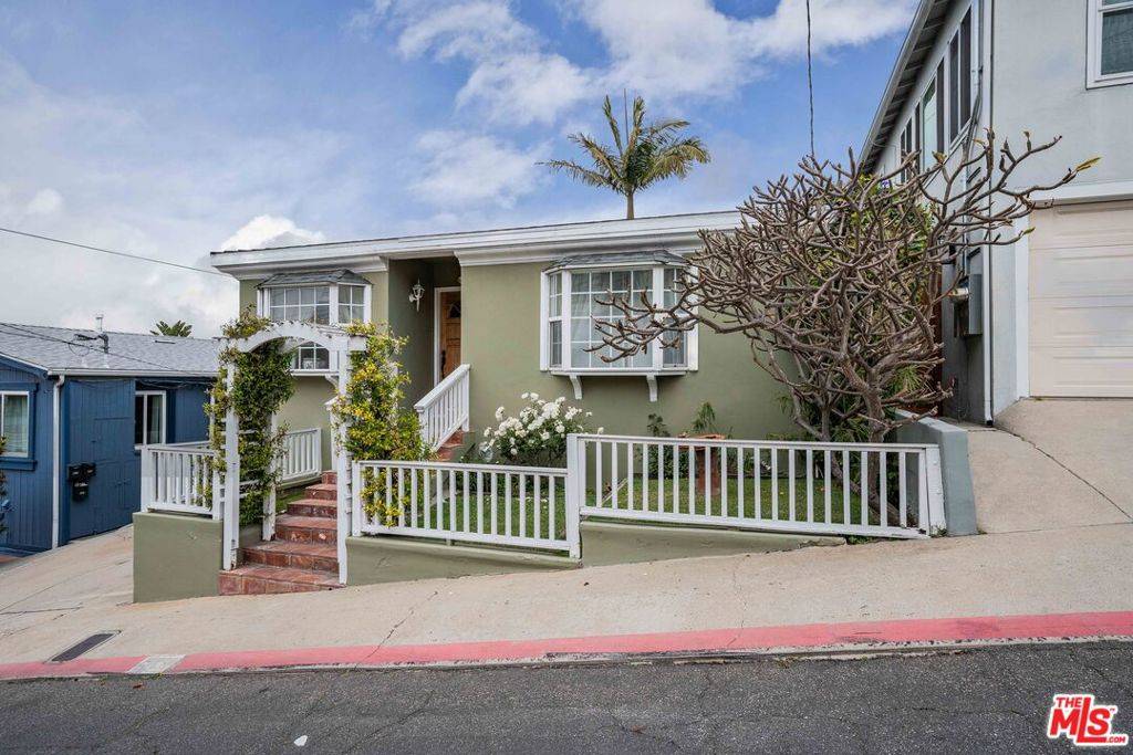 Hermosa Beach, CA 90254,835 8th ST