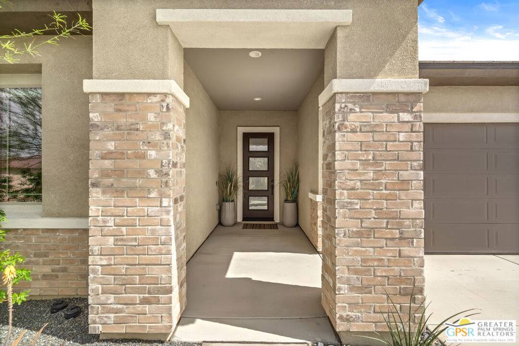 Rancho Mirage, CA 92270,76 Claret