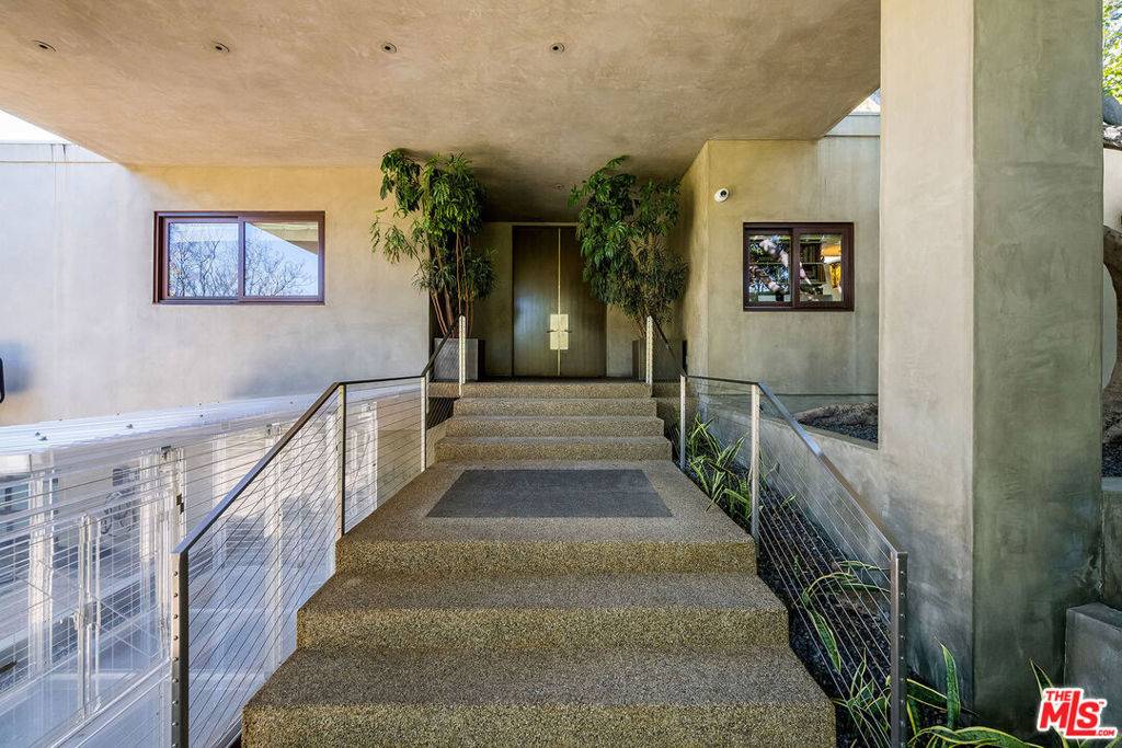 Beverly Hills, CA 90210,650 Endrino PL