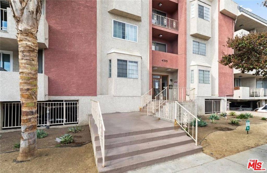 Sherman Oaks, CA 91403,4705 Kester AVE #209