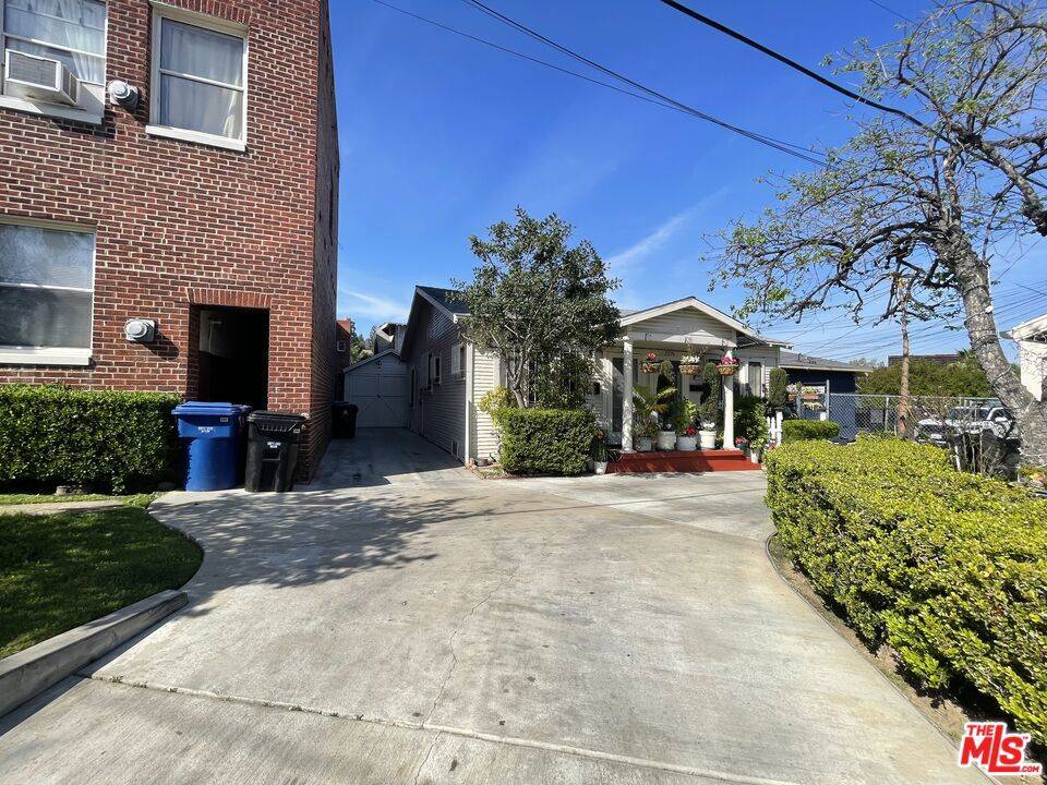 Los Angeles, CA 90042,205 Newland ST