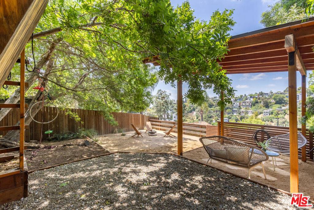 Los Angeles, CA 90065,450 Rustic DR