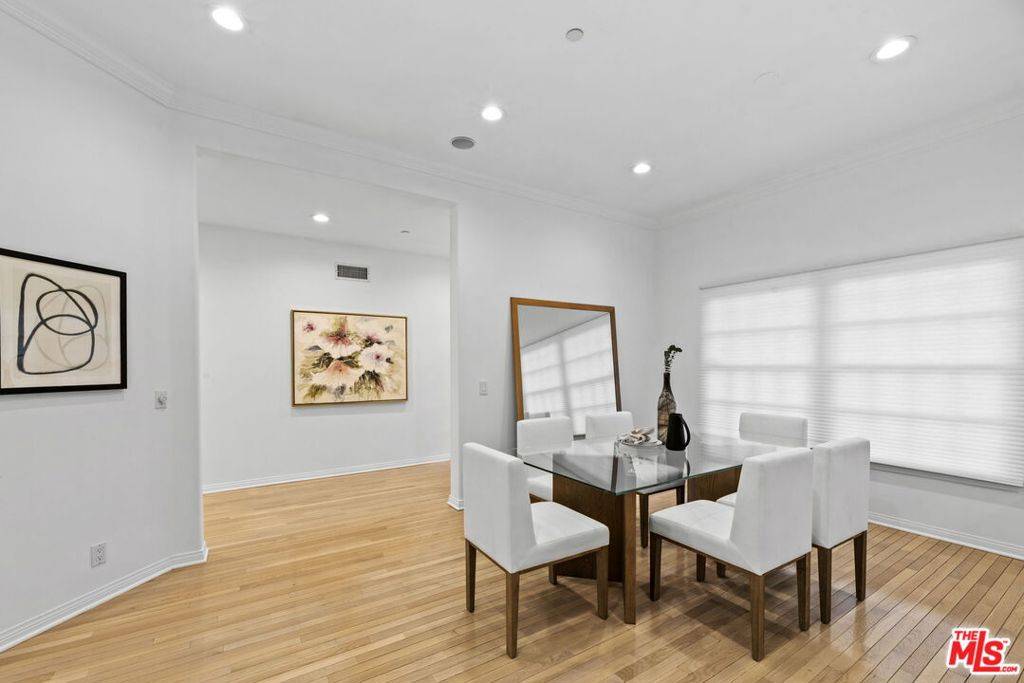 Sherman Oaks, CA 91423,3236 Longridge TER