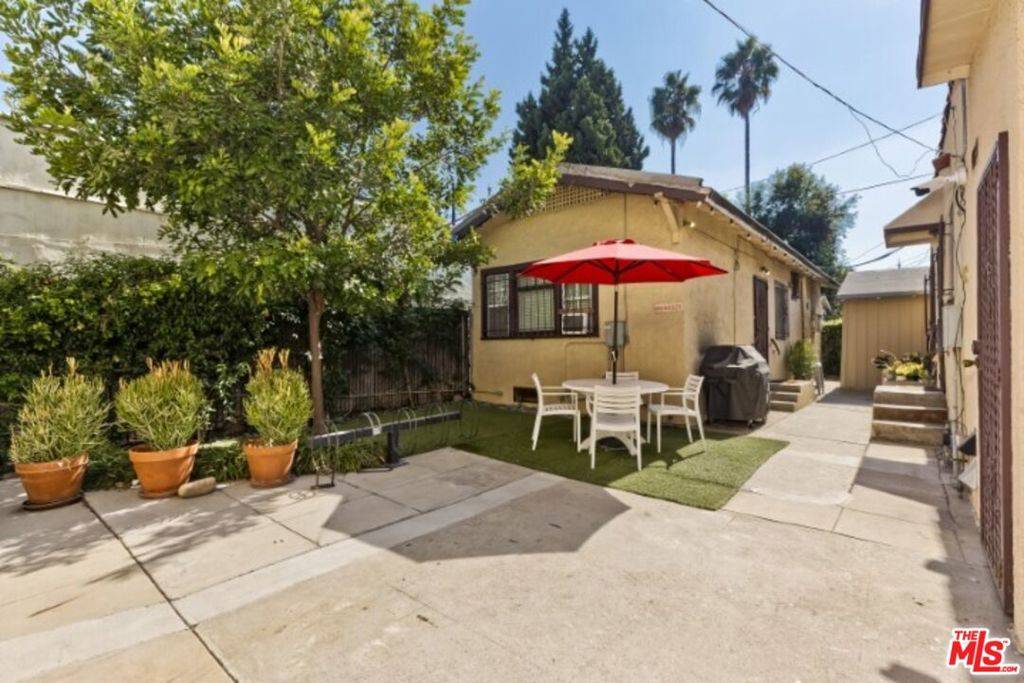 Los Angeles, CA 90007,716 W 30th ST