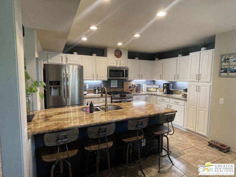 Palm Desert, CA 92260,44239 Anacapa WAY