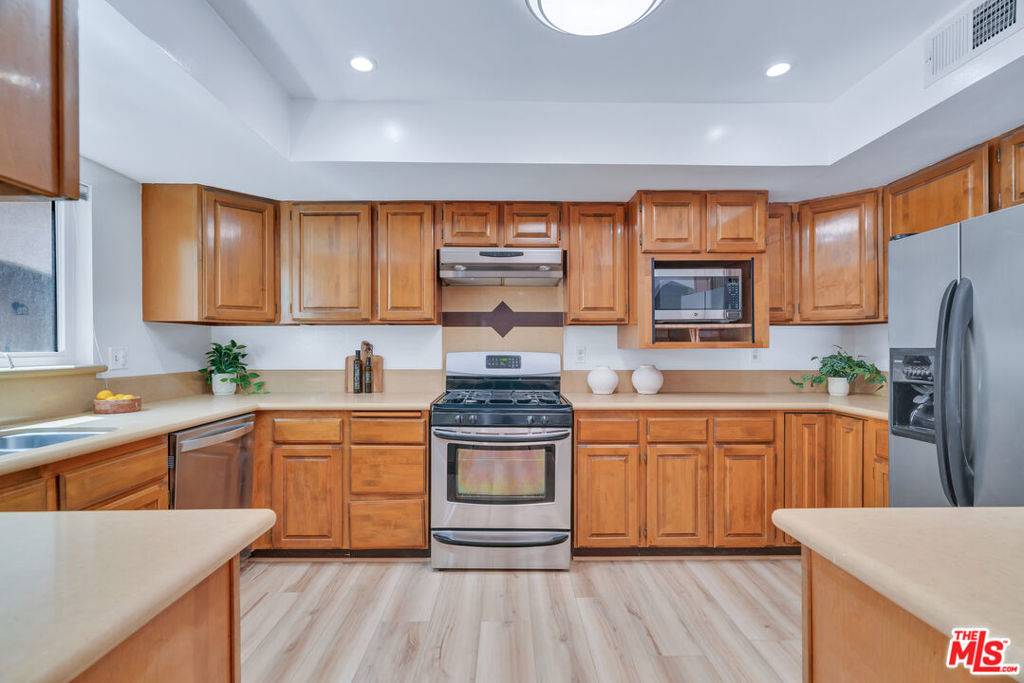 Culver City, CA 90232,4327 Duquesne AVE